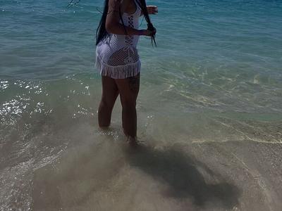 Abril_Sterling