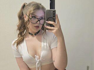 Jessenia_Hovard