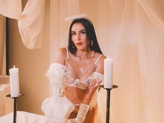 Mia_Quevedo