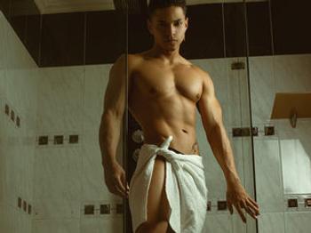 Ryan_Greys